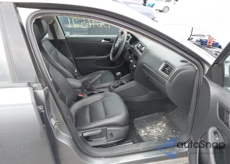 2014 Volkswagen Jetta 1.8T Se z USA, uszkodzony, nr VIN 3VWD17AJ6EM249208